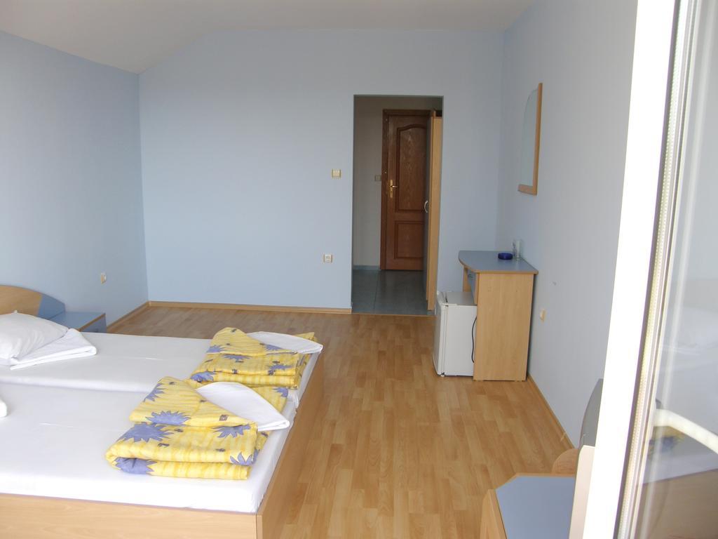 Arkadia Guest House Primorsko Room photo